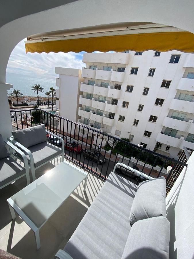 Stylish Seaside 3 Bed With Terrace + Sea View *